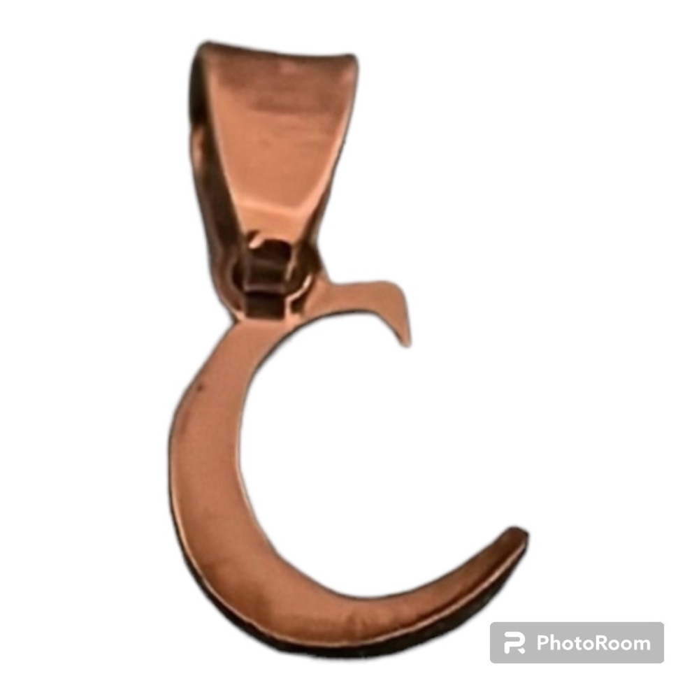 NWOT | Metal Pendant | Letter ‘C’
